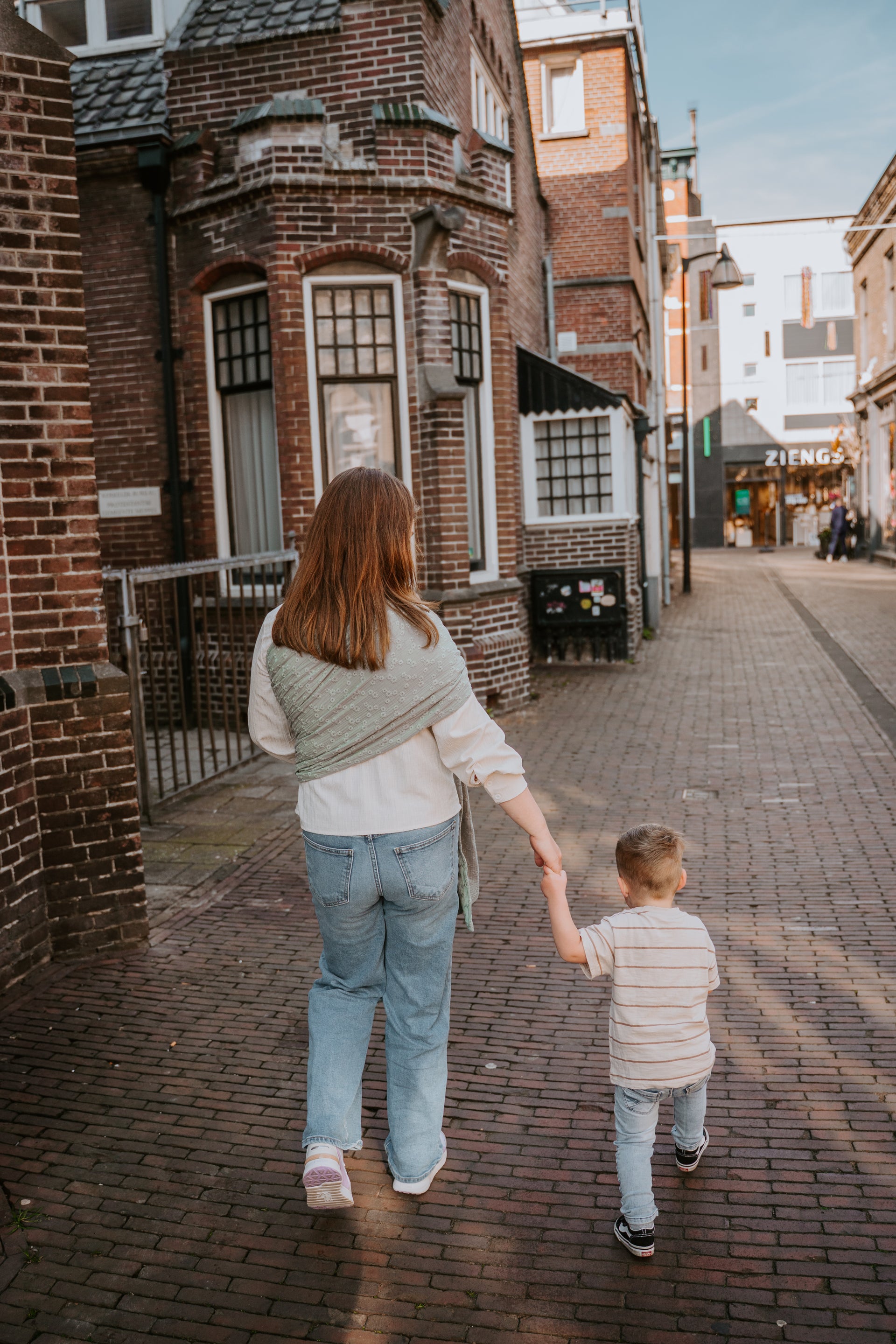 Ringsling katoen Daisy green Bay natural cosy kids 4